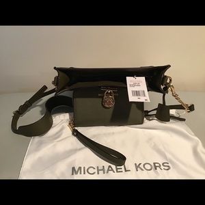 MK crossbody w/tag. Sold